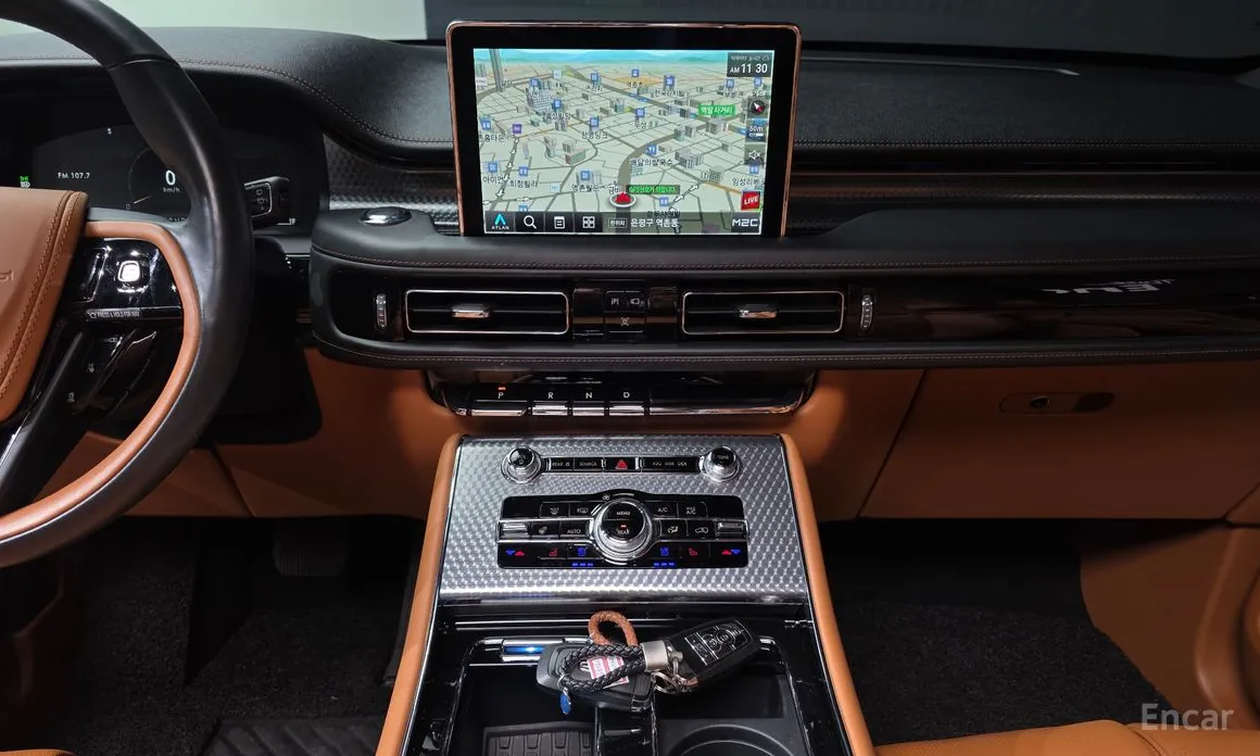 Фото 16 - Lincoln Aviator