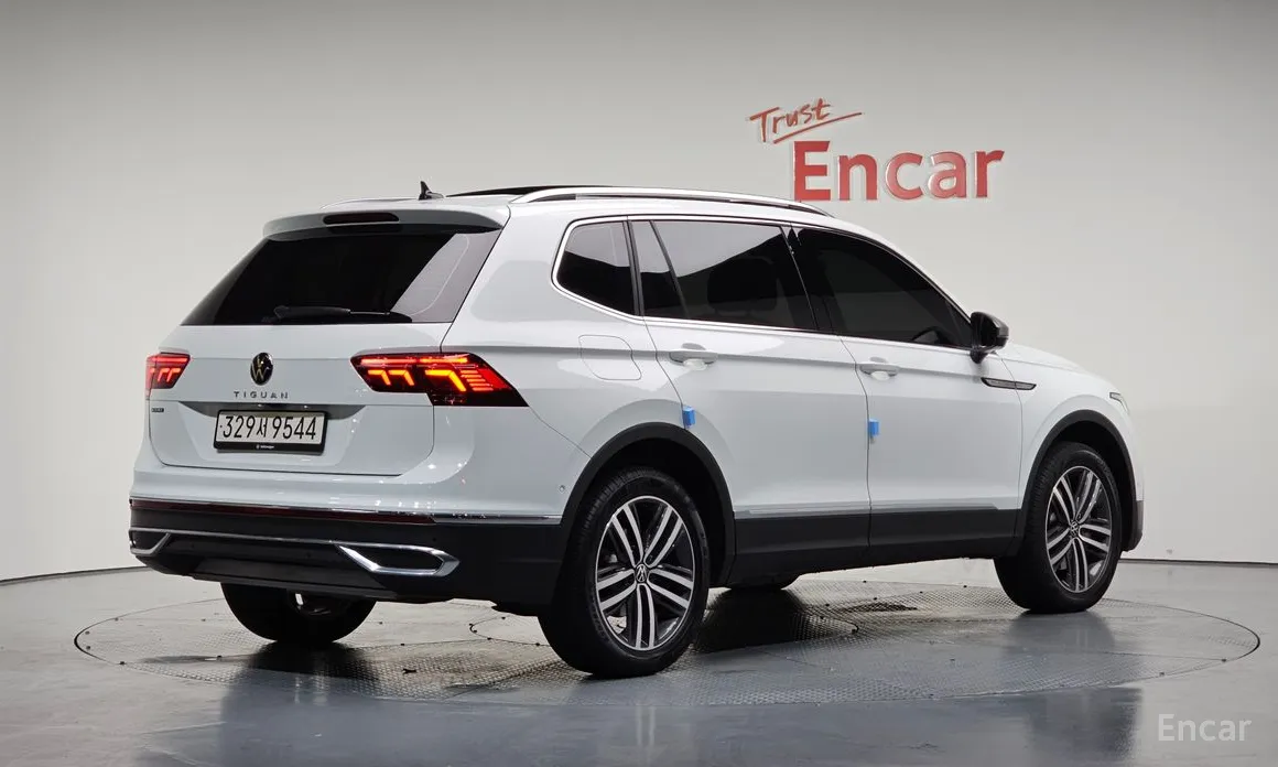 Фото 2 - Volkswagen Tiguan