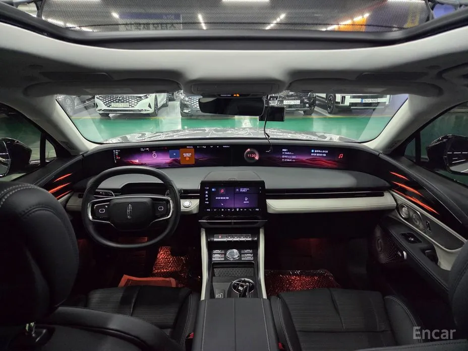 Фото 10 - Lincoln Nautilus