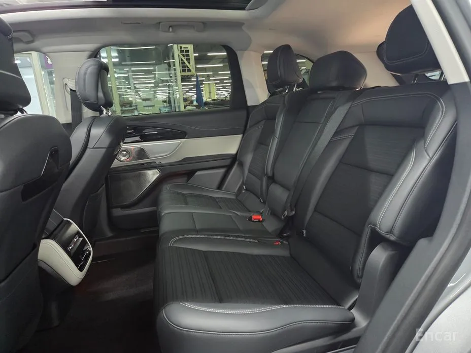 Фото 11 - Lincoln Nautilus