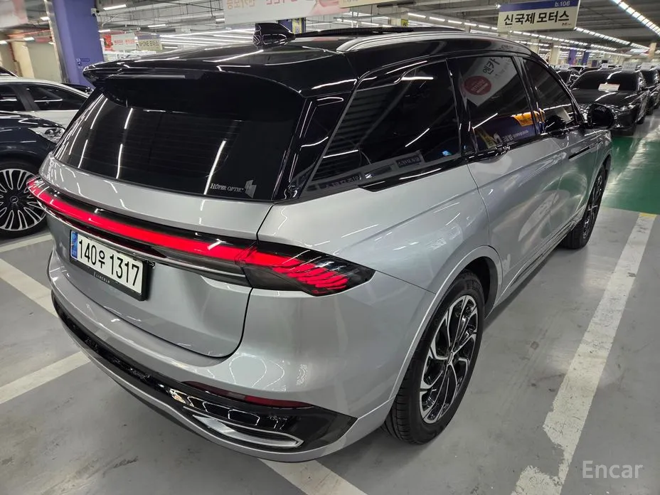 Фото 4 - Lincoln Nautilus