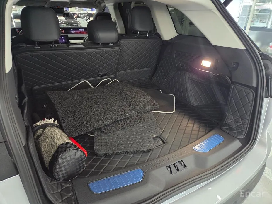 Фото 7 - Lincoln Nautilus