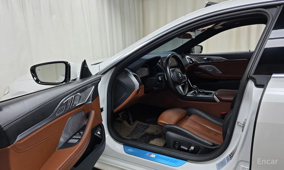 Фото 12 - BMW 8 Series