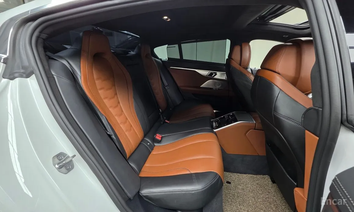 Фото 19 - BMW 8 Series