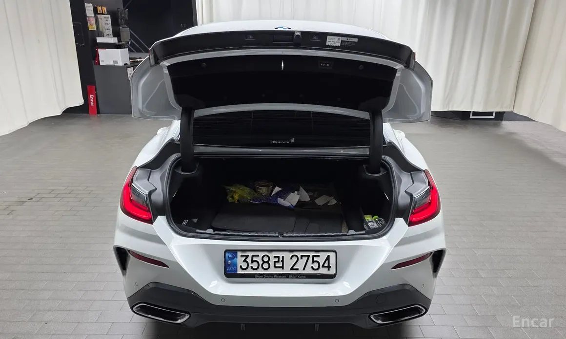 Фото 20 - BMW 8 Series