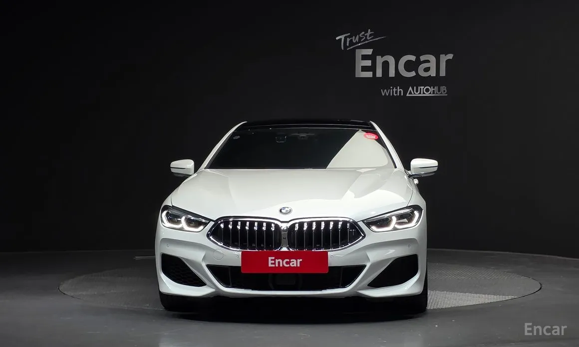 Фото 3 - BMW 8 Series