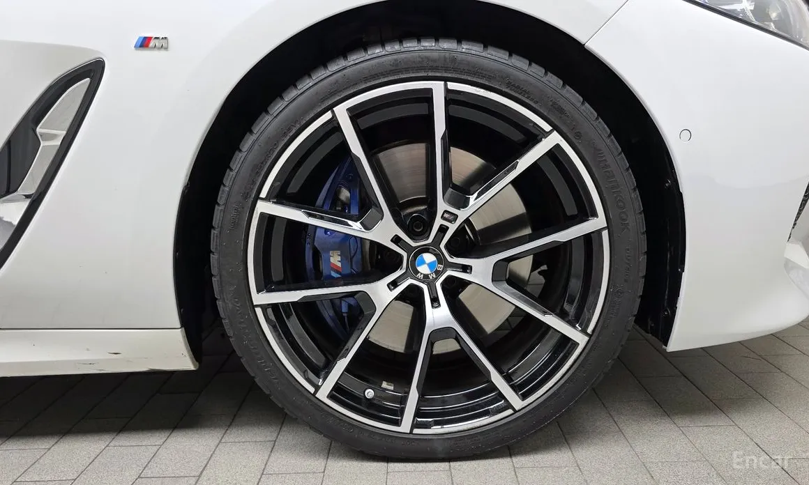 Фото 5 - BMW 8 Series