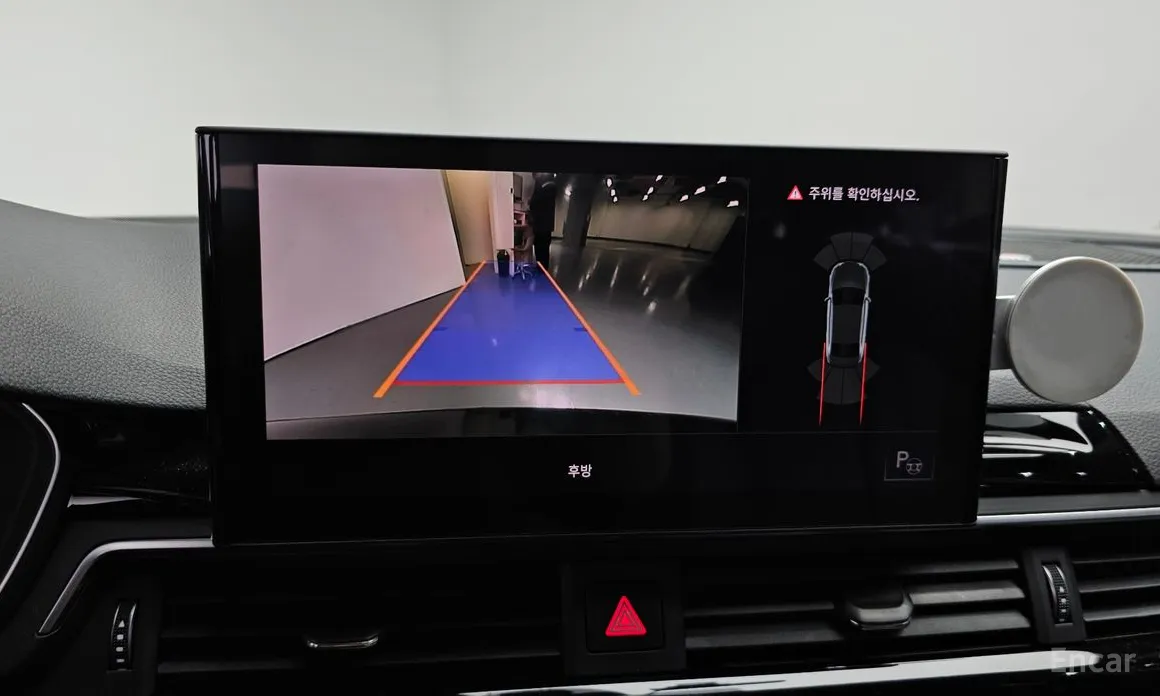 Фото 15 - Audi A4