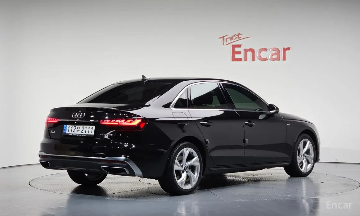 Фото 2 - Audi A4