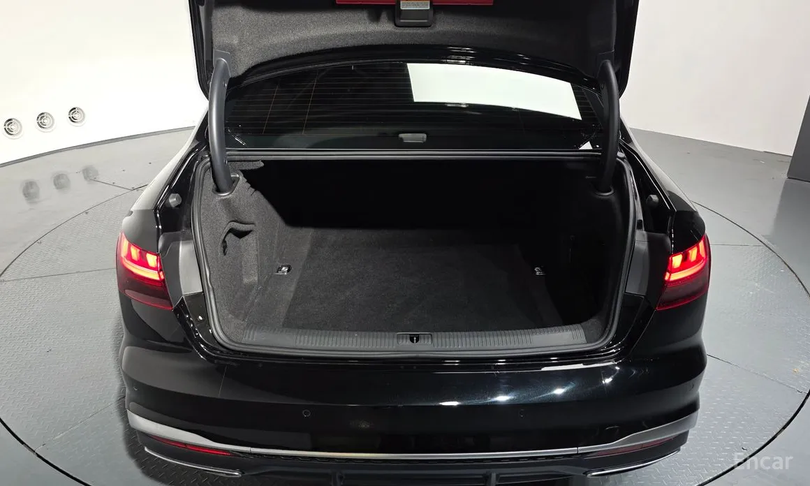 Фото 20 - Audi A4