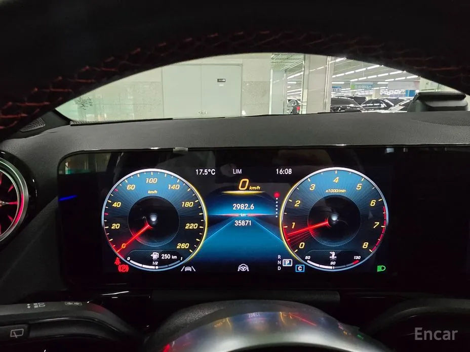 Фото 8 - Mercedes-Benz GLA-Class