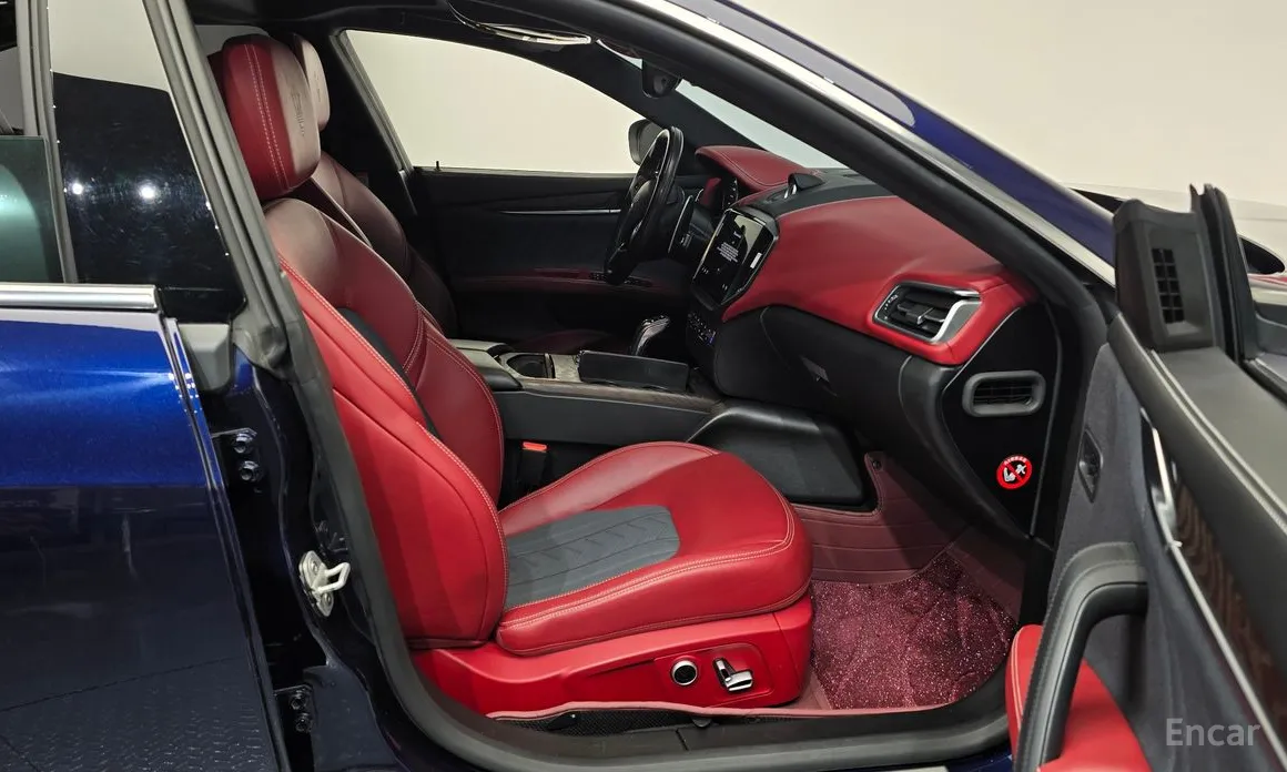 Фото 11 - Maserati Ghibli