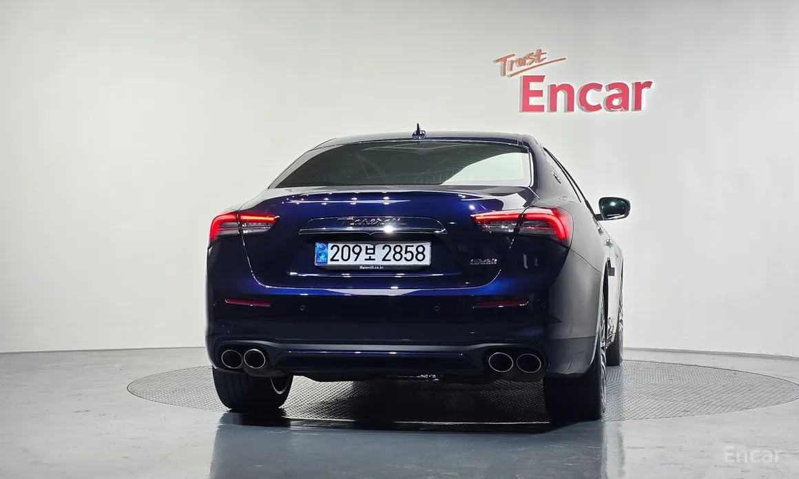 Фото 4 - Maserati Ghibli