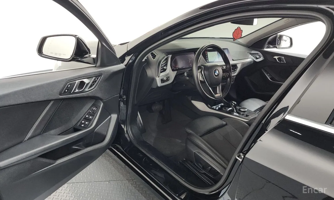 Фото 10 - BMW 1 Series