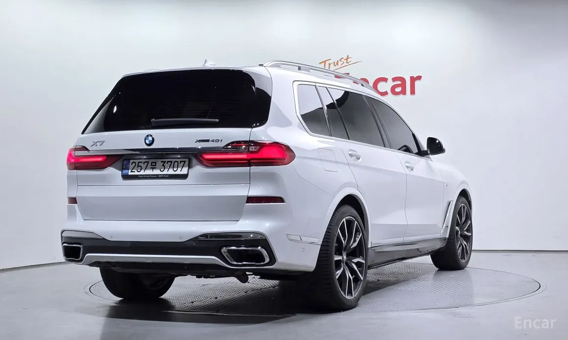Фото 2 - BMW X7