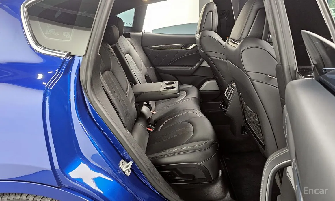 Фото 12 - Maserati Levante