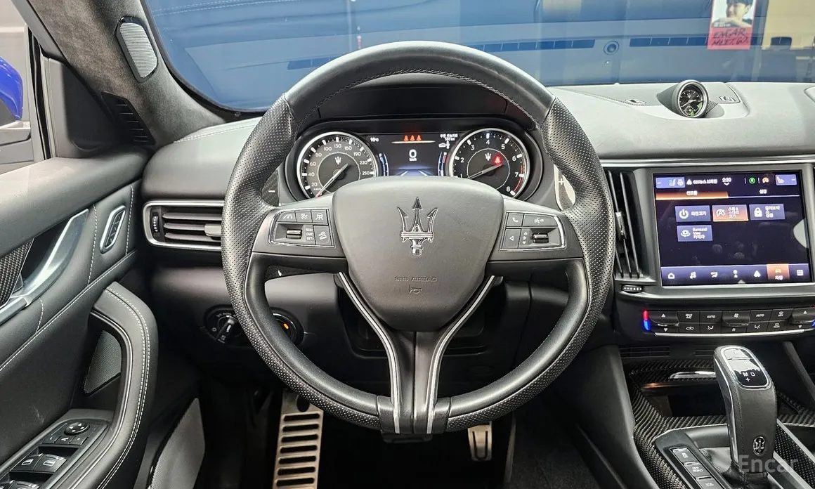 Фото 14 - Maserati Levante