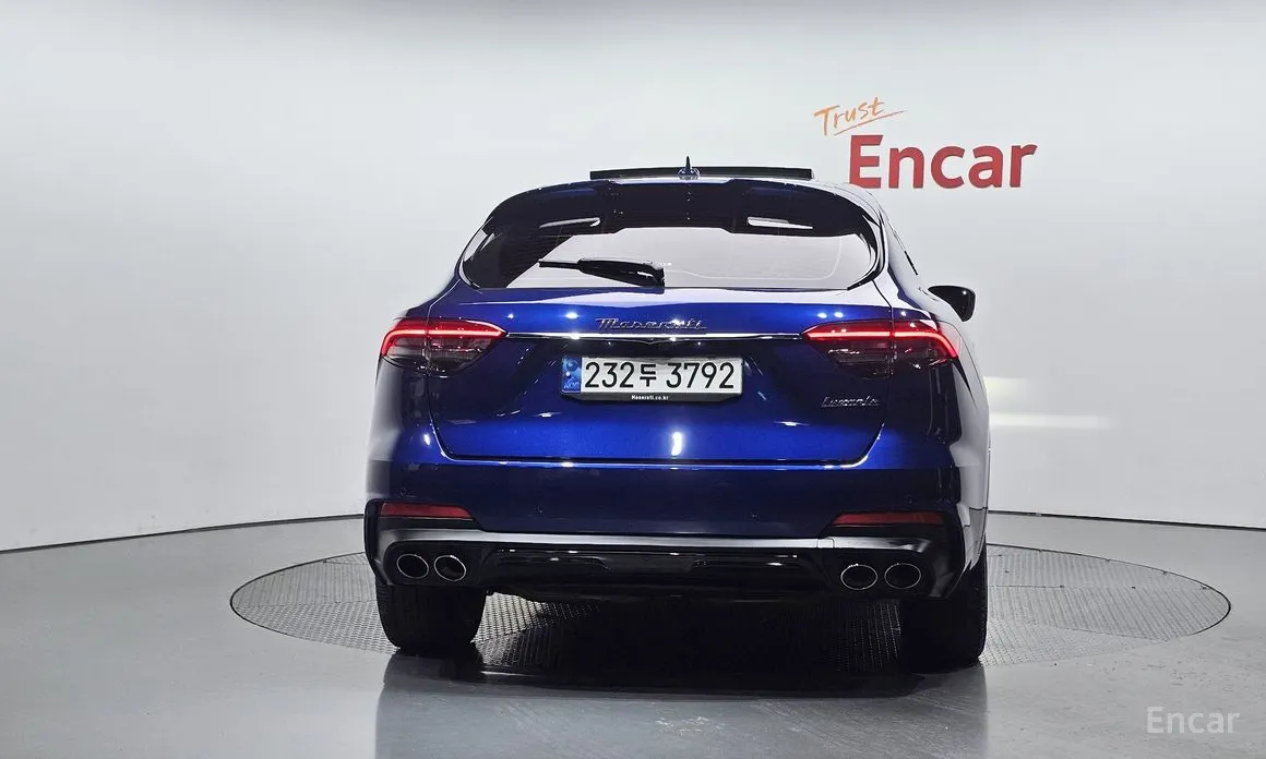 Фото 4 - Maserati Levante