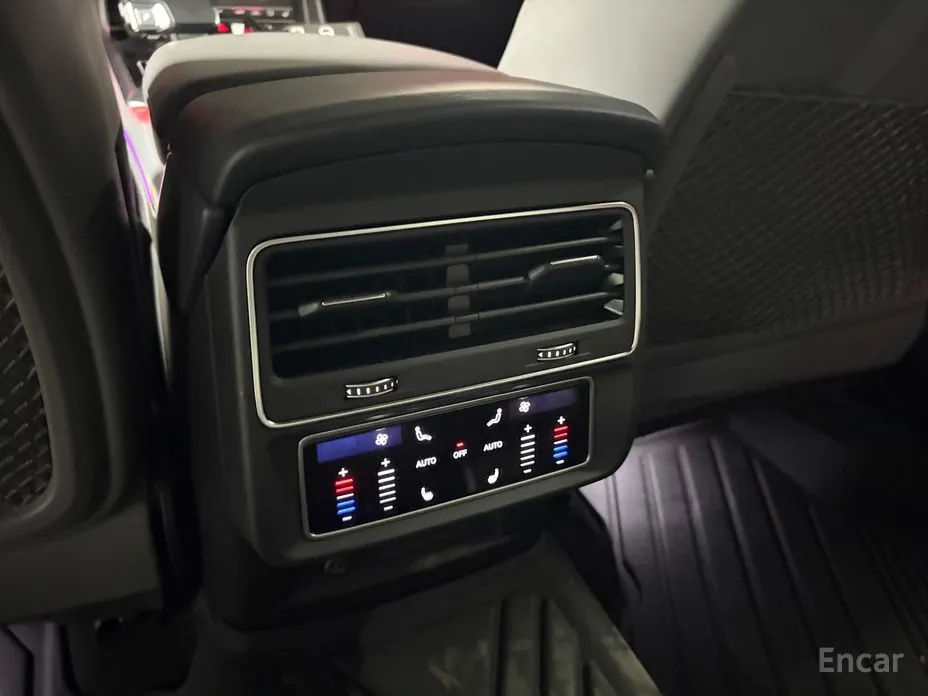 Фото 17 - Audi Q7