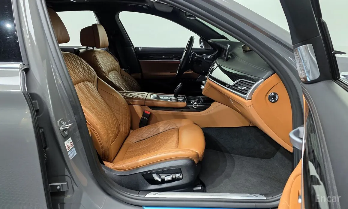 Фото 11 - BMW 7 Series