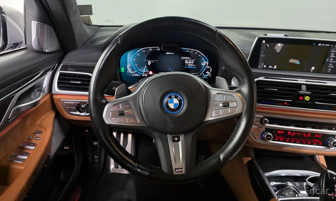 Фото 13 - BMW 7 Series