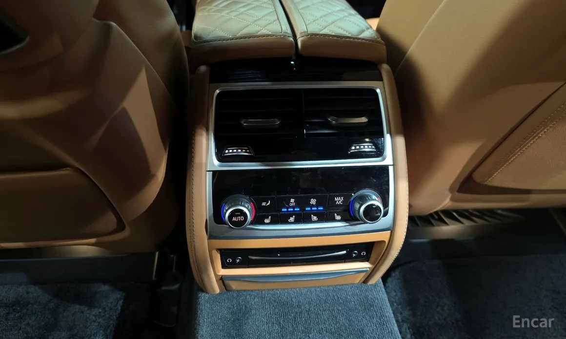 Фото 19 - BMW 7 Series