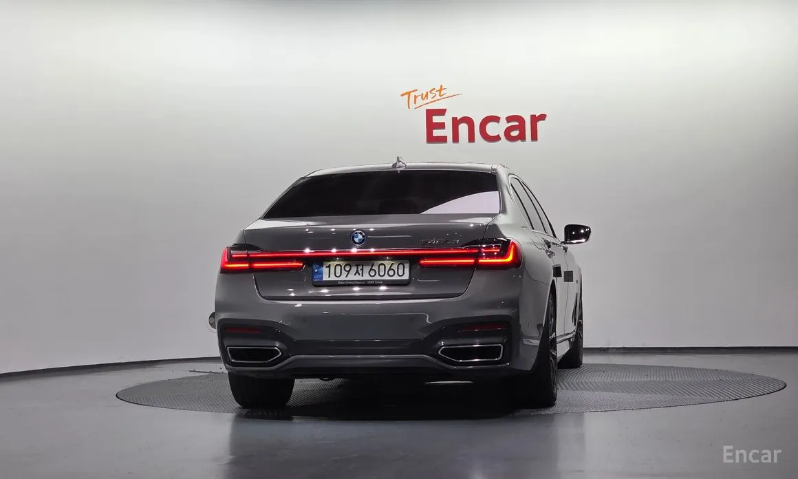 Фото 4 - BMW 7 Series