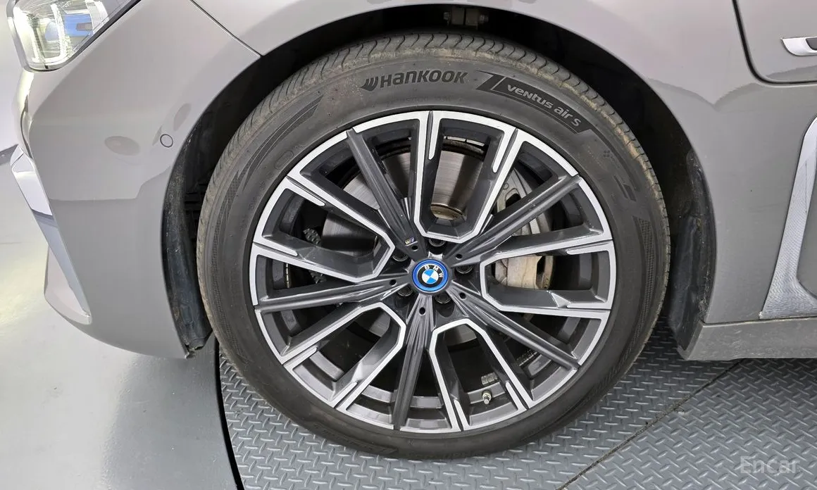 Фото 5 - BMW 7 Series