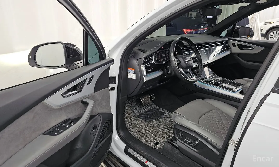 Фото 10 - Audi Q7