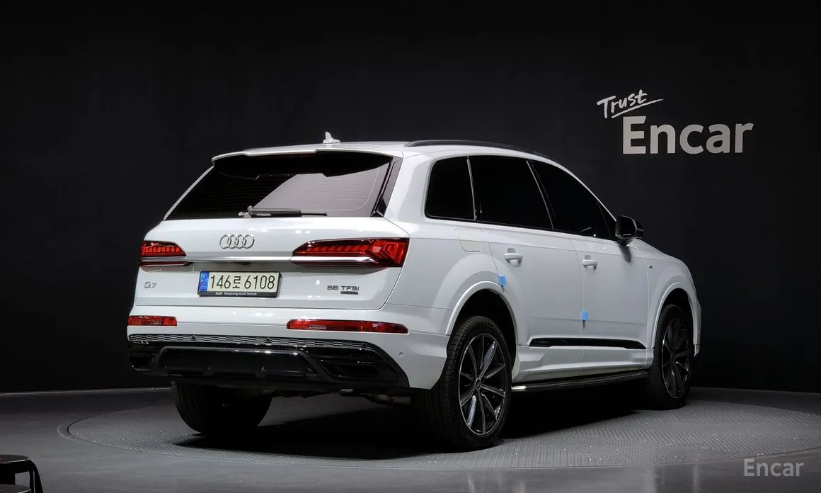 Фото 2 - Audi Q7