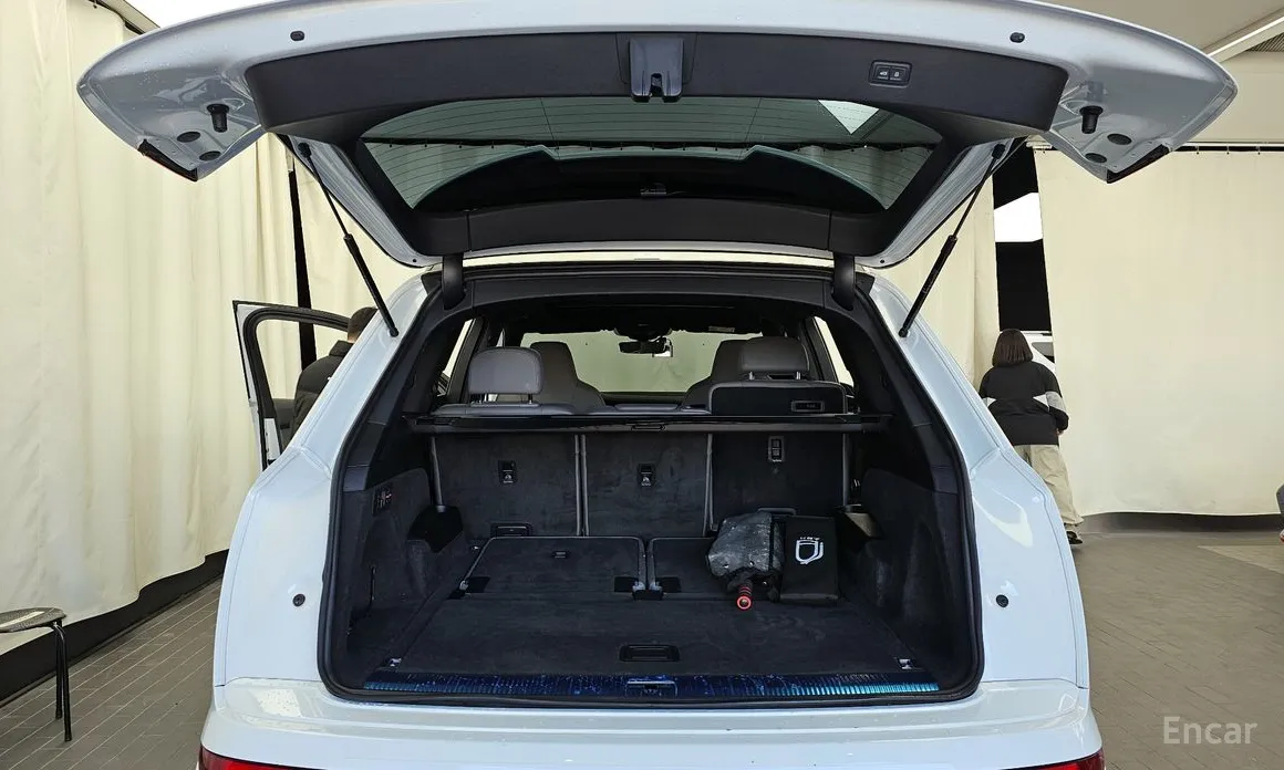 Фото 20 - Audi Q7