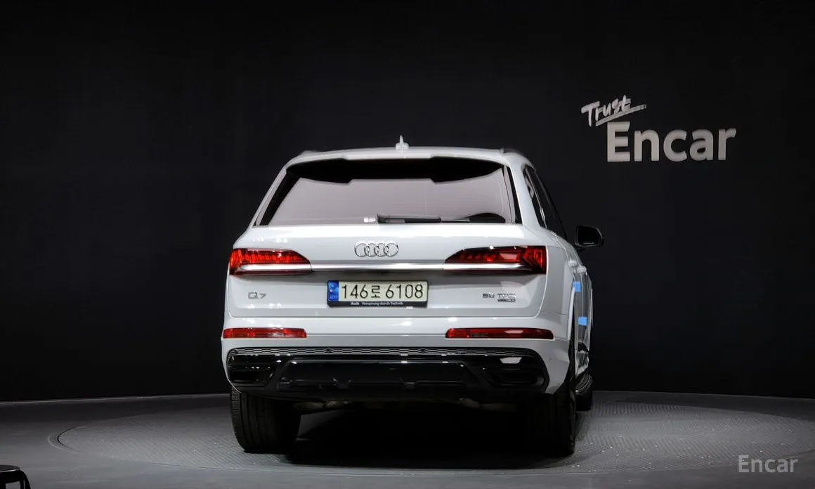 Фото 4 - Audi Q7