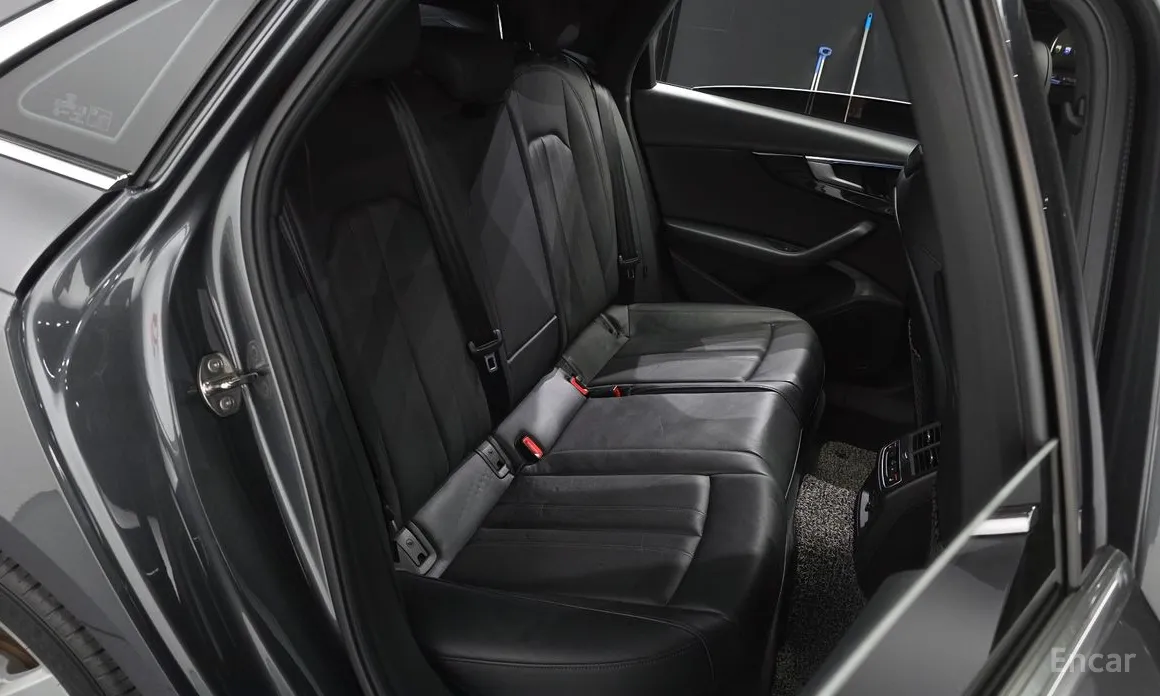 Фото 12 - Audi A4