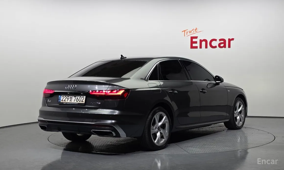 Фото 2 - Audi A4