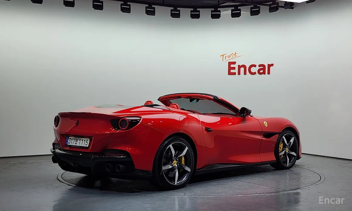 Фото 2 - Ferrari Portofino