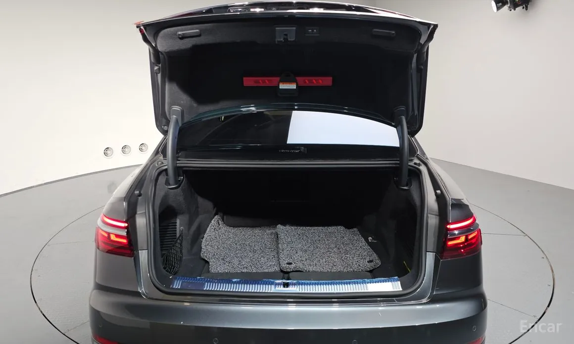 Фото 20 - Audi A8