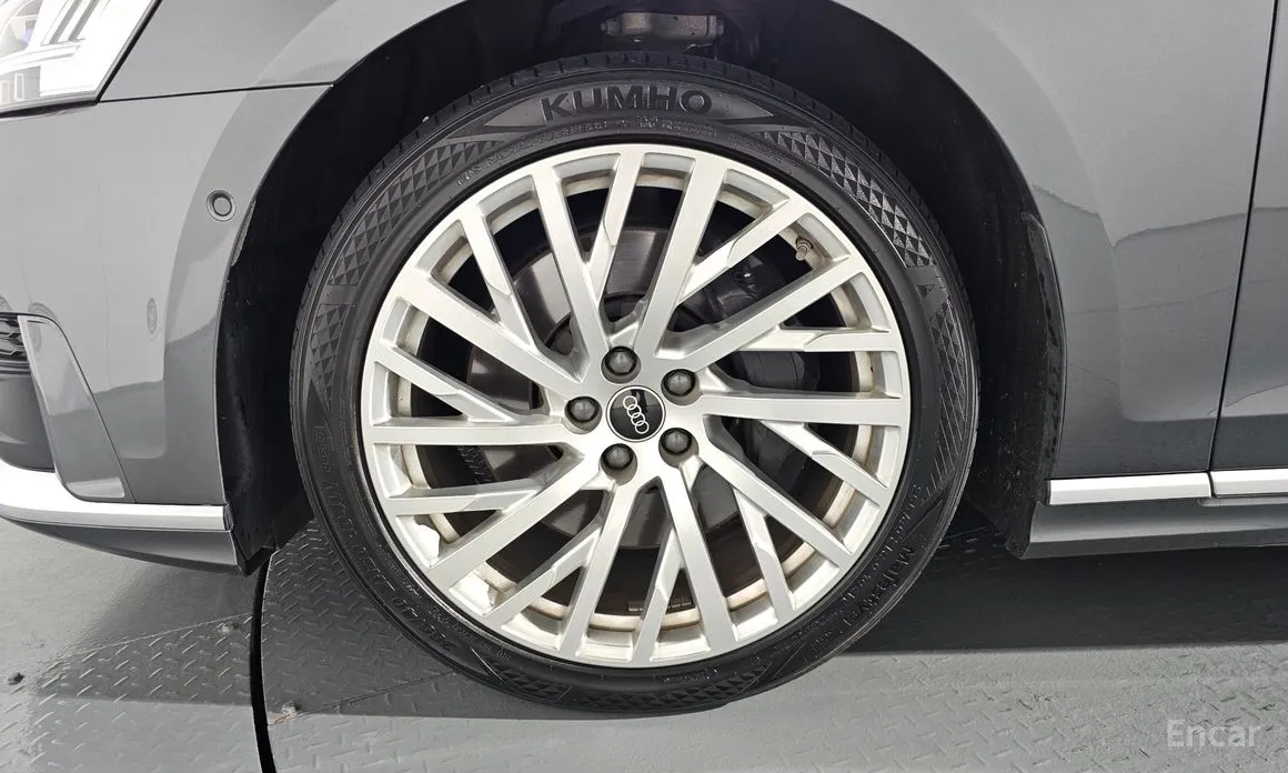 Фото 5 - Audi A8