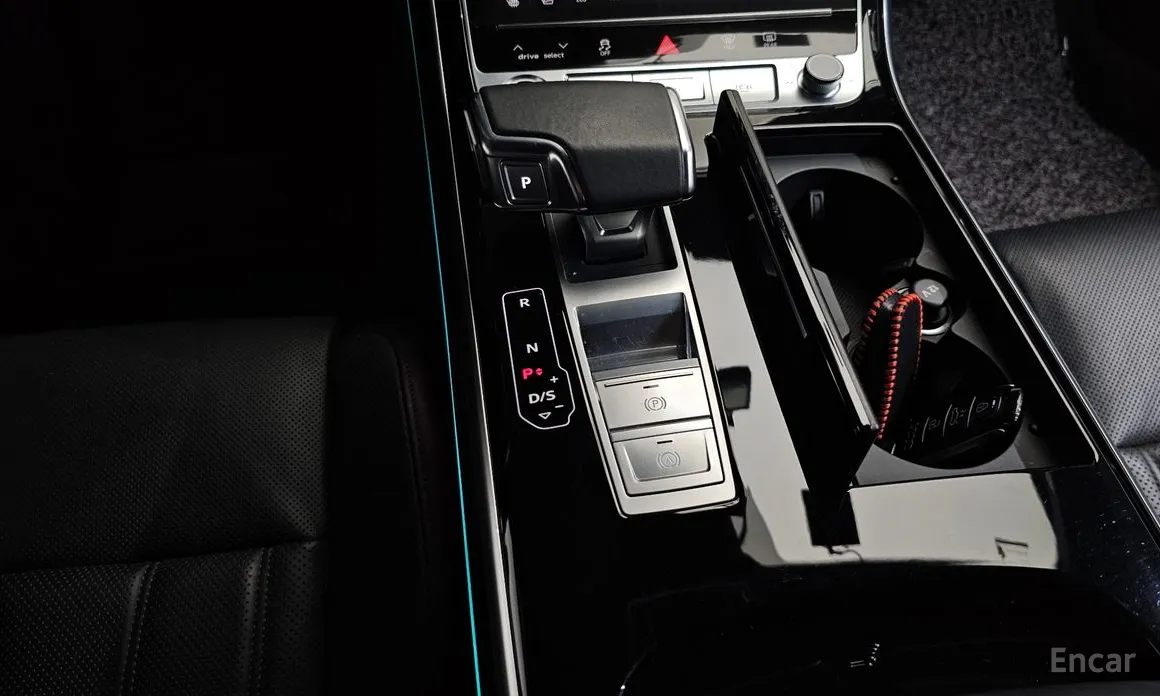 Фото 9 - Audi A8