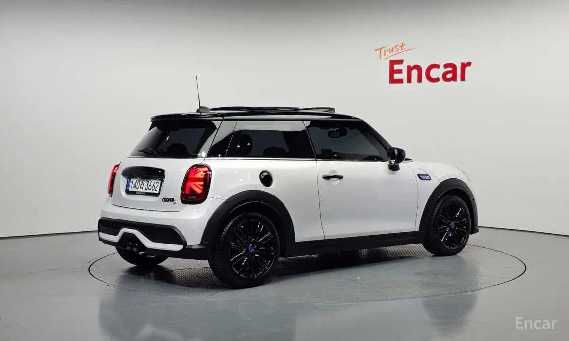 Фото 2 - Mini Cooper