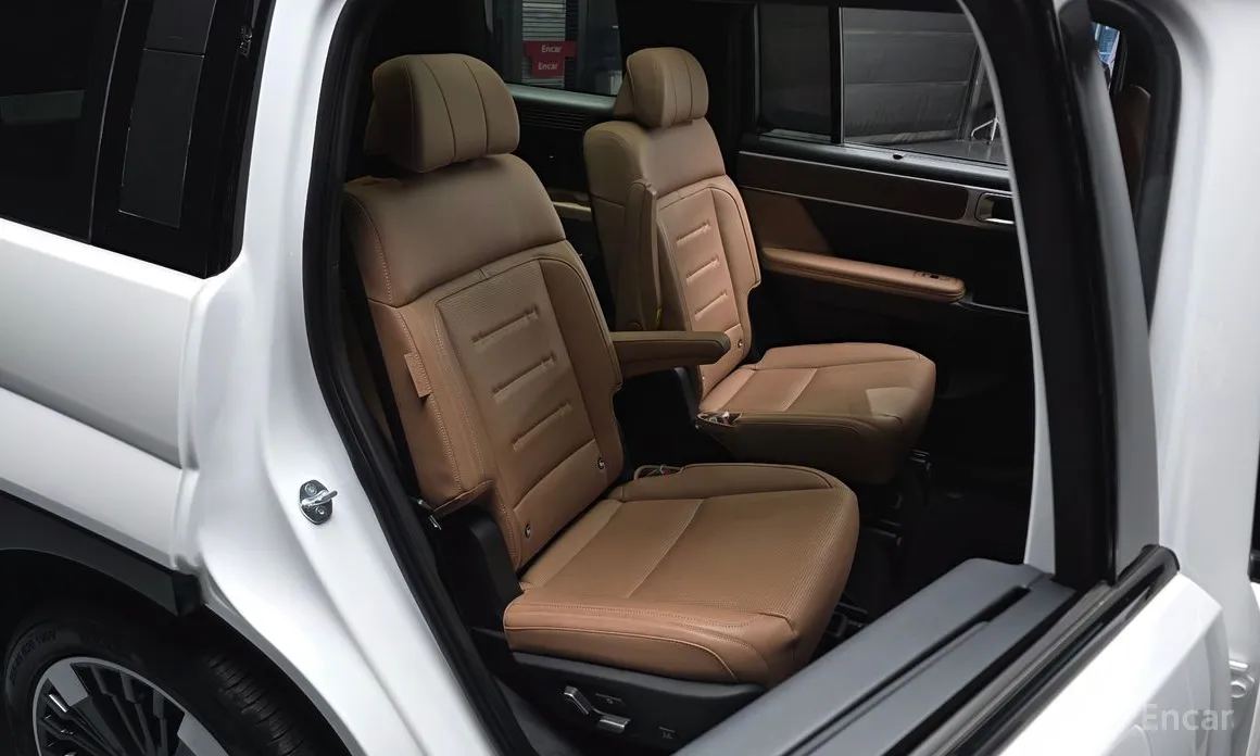 Фото 11 - Hyundai Santa Fe