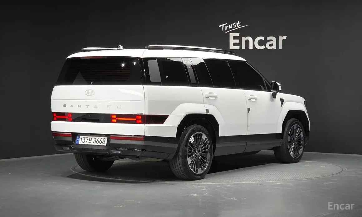 Фото 2 - Hyundai Santa Fe