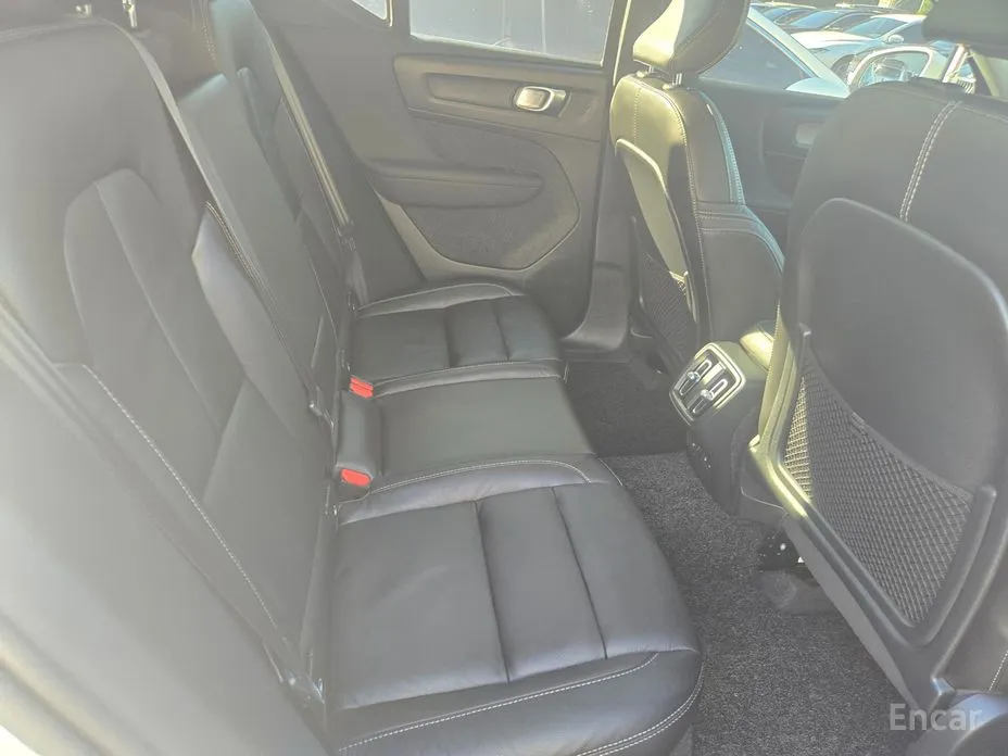 Фото 17 - Volvo XC40