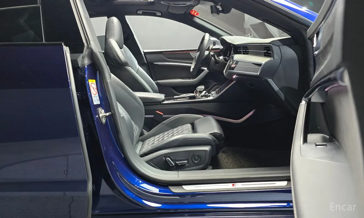 Фото 10 - Audi S7