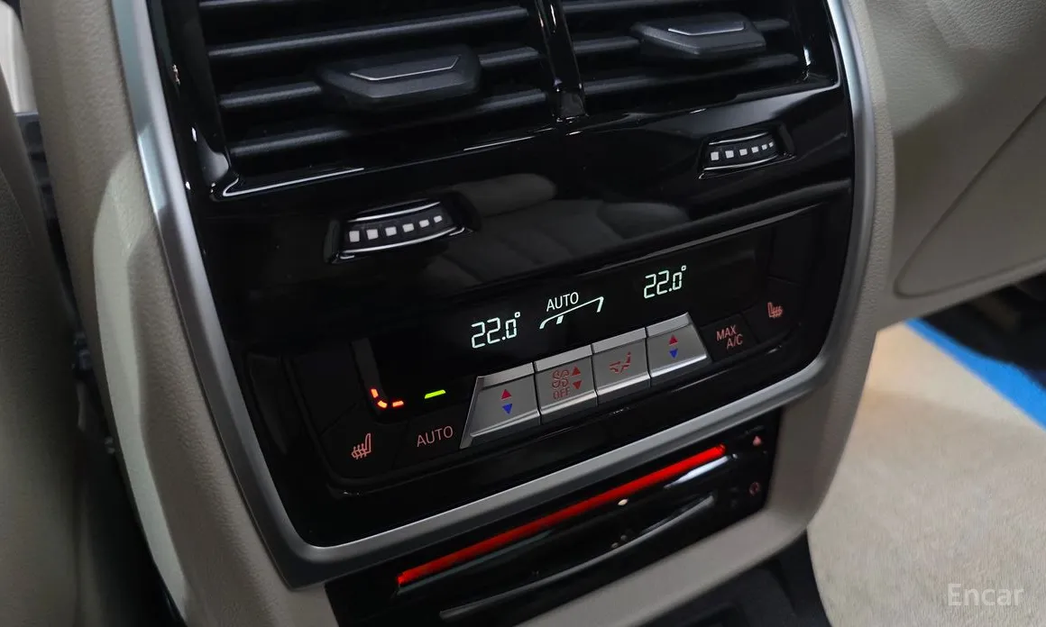 Фото 18 - BMW X7