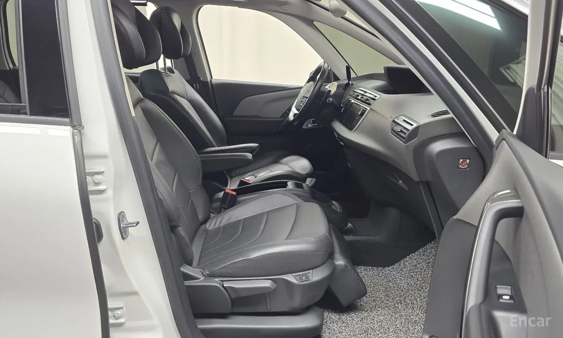 Фото 10 - Citroen C4 SpaceTourer