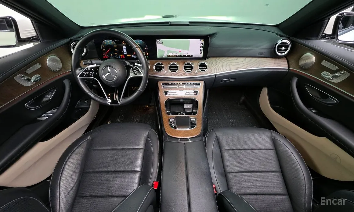 صورة 6 - Mercedes-Benz E-Class