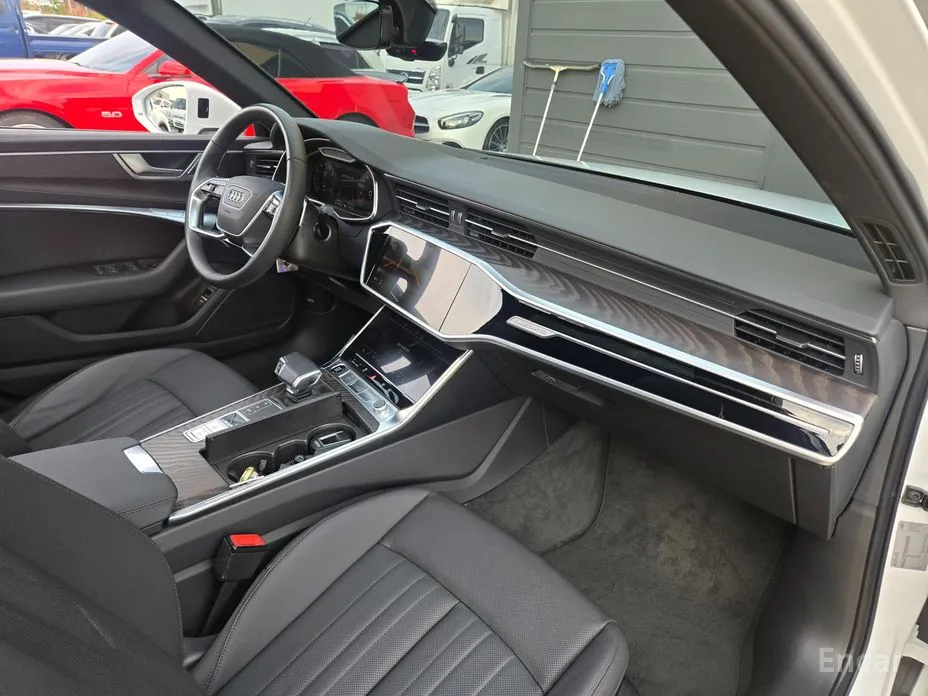 Фото 19 - Audi A6