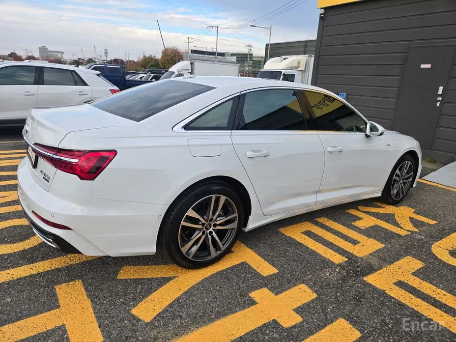 Фото 4 - Audi A6