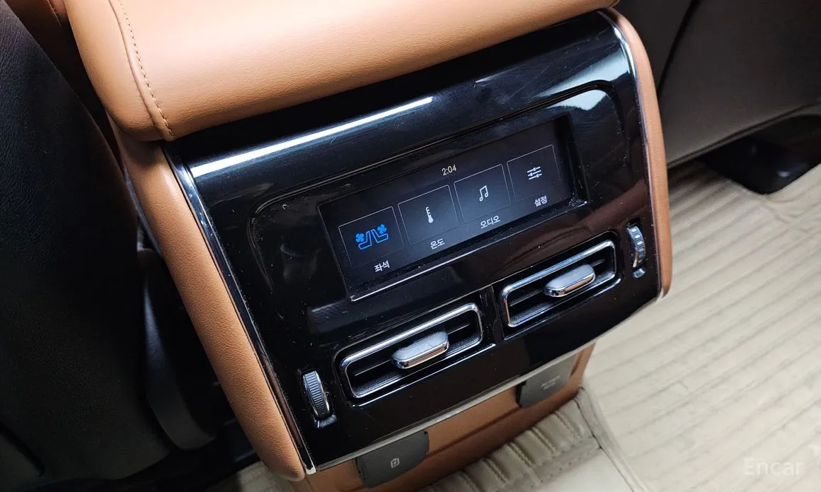 Фото 17 - Lincoln Aviator