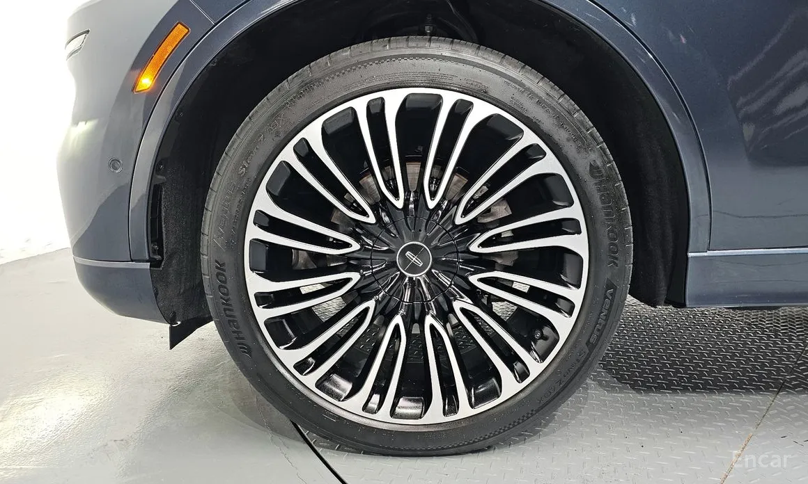 Фото 5 - Lincoln Aviator